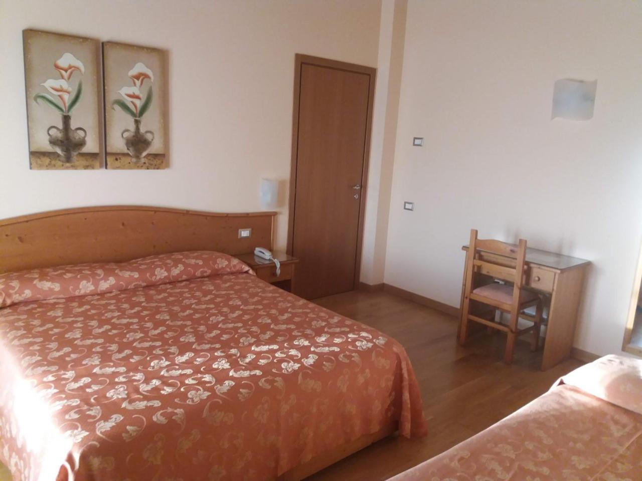 Hotel Ferrari Castione della Presolana Exterior photo